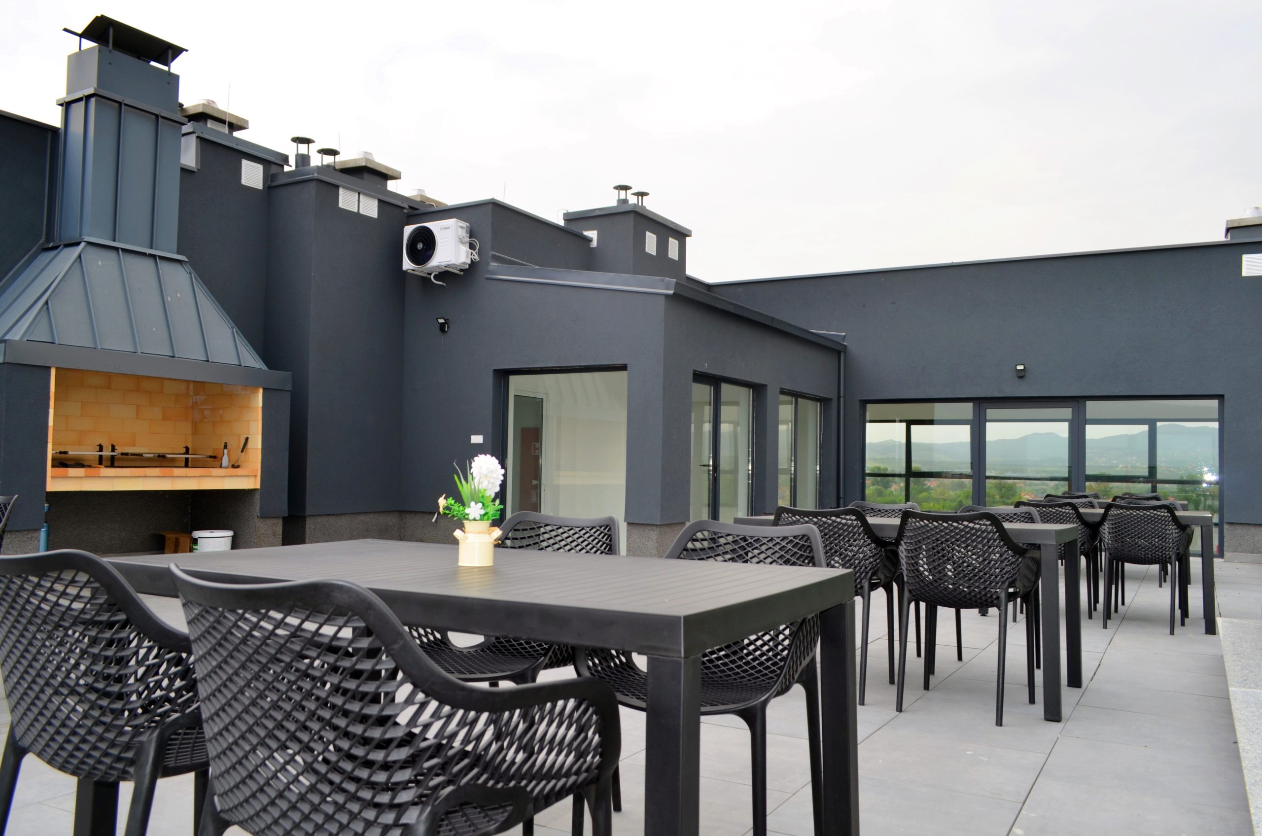 krovna-terasa-sa-rostiljem-1