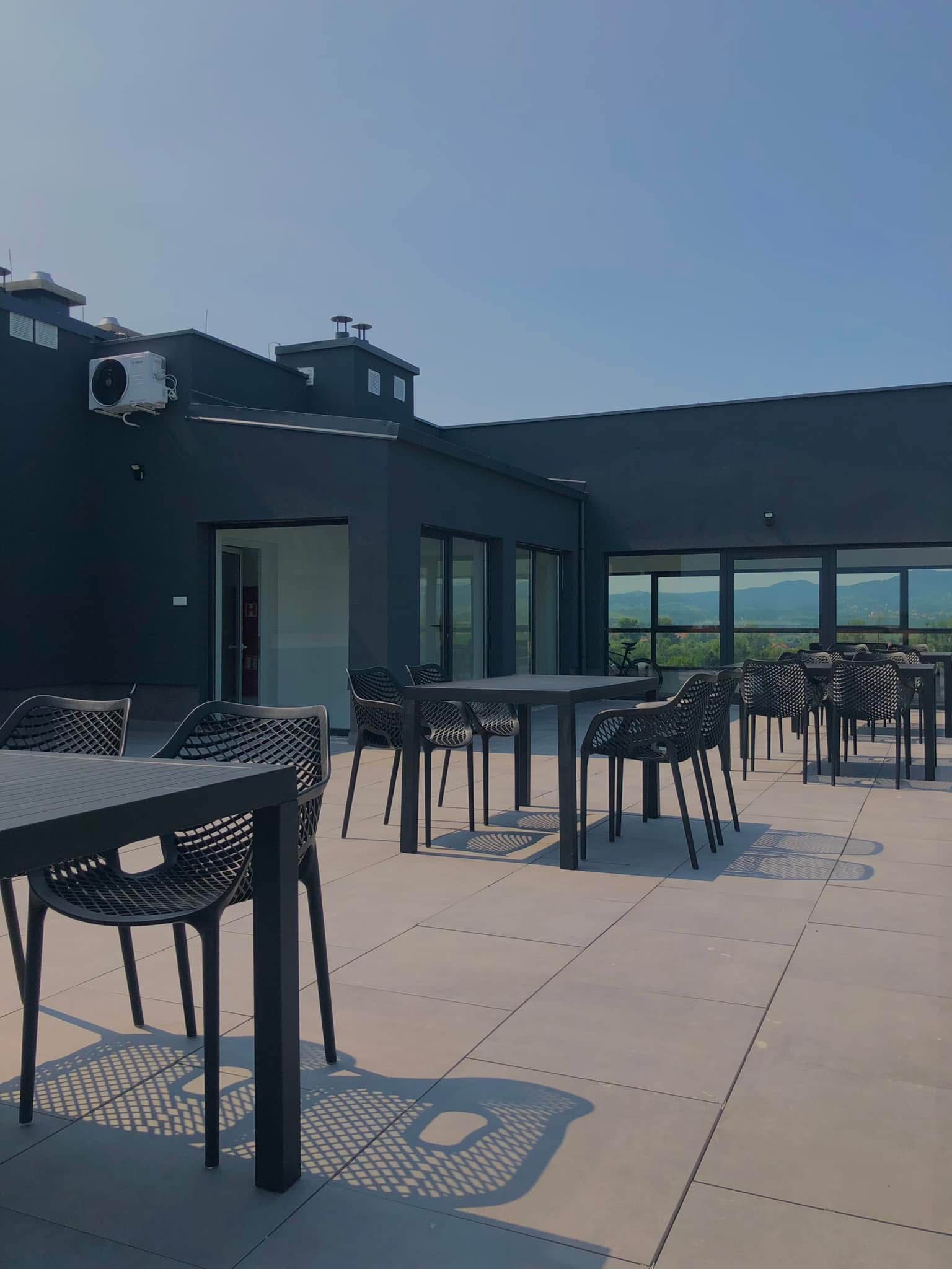 krovna-terasa-sa-rostiljem-2